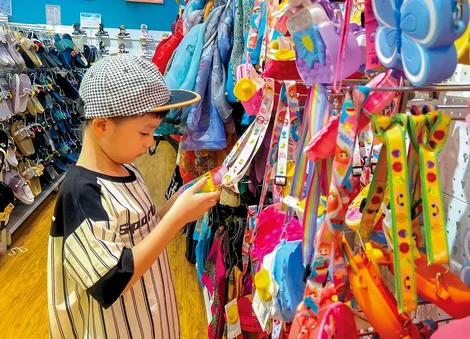 Sắm đồ chơi ngày Tết cho bé