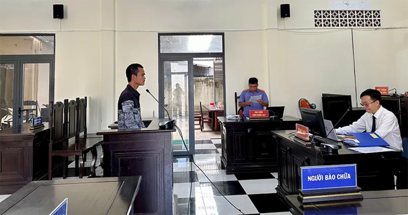 Lãnh án 2 năm 6 tháng tù về tội gây rối trật tự công cộng