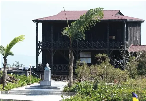 Theo dấu chân bác sĩ A. Yersin