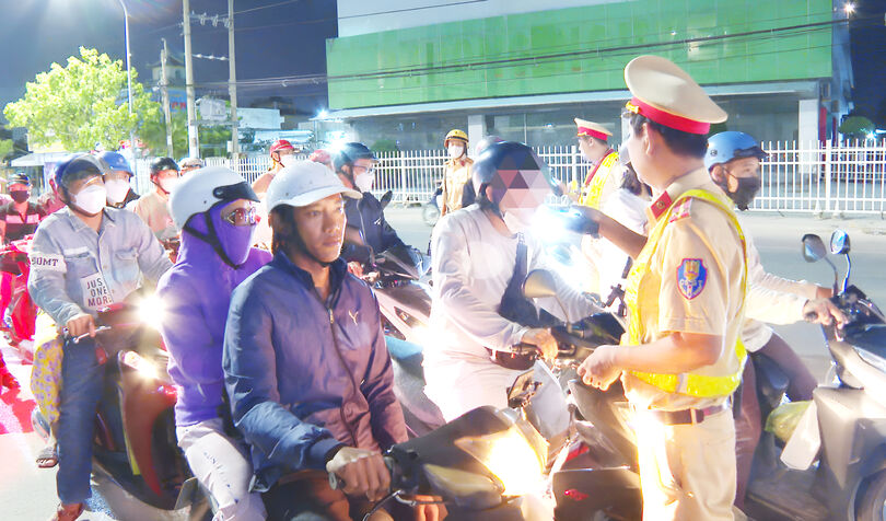 ខិត​ខំ​ប្រឹង​ប្រែង​ធានា​សុវត្ថិ​ភាព​ចរាចរ​ណ៍លើ​ដង​ផ្លូវ​