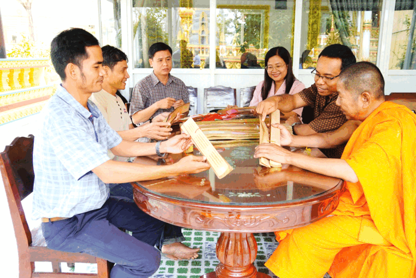 សា​កល​វិទ្យា​ល័យ​ត្រា​វិញ​ ចាត់​តាំង​សិក្ខា​សា​លា​ 'សា​ស្ត្រា​ស្លឹក​រឹត៖ ការ​អភិ​រក្ស​បេតិក​ភណ្ឌ​ខ្មែរ​តាម​រយៈ​បច្ចេក​វិទ្យា​ឌីជី​ថល'