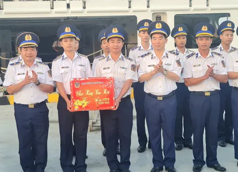 Cảnh sát biển Việt Nam kiểm tra và chúc Tết Nguyên đán tại Bộ Tư lệnh Vùng Cảnh sát biển 4