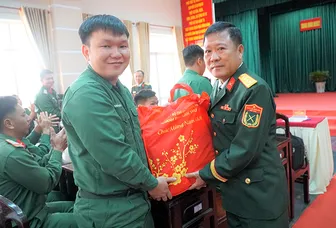 Tiễn và đón quân nhân hoàn thành nghĩa vụ quân sự trở về địa phương
