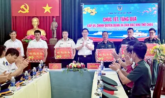Đoàn công tác Cảnh sát biển Việt Nam kiểm tra phòng, chống khai thác IUU và chúc Tết tại Đặc khu Thổ Châu