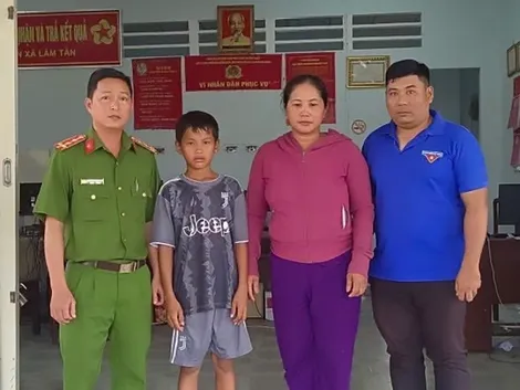Tìm được người thân cho bé trai bỏ nhà đi