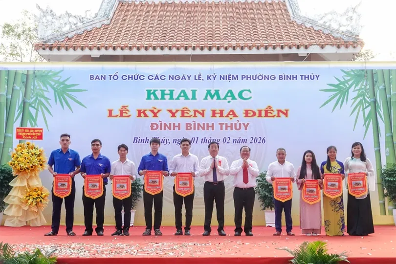 Khai mạc Lễ hội Kỳ yên Hạ điền Ðình Bình Thủy