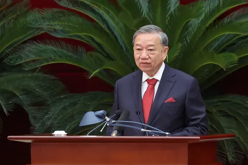 Vững bước dưới cờ Đảng