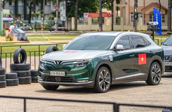 VinFast VF 8 trở thành “thần tài” mang tới may mắn cho người mua dịp Tết Bính Ngọ