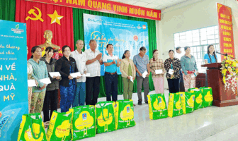 អគ្គក្រុមហ៊ុន PVFCCo - ភូមី បាននាំយកកម្មវិធី "និទាឃរដូវផ្សារភ្ជាប់ - បុណ្យចូលឆ្នាំថ្មីវៀតណាមមនោសញ្ចេតនា" ជូនជាង ១៦.០០០ គ្រួសារក្នុងទូទាំងប្រទេស