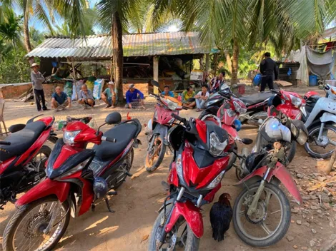 Bắt quả tang các đối tượng đá gà ăn thua bằng tiền