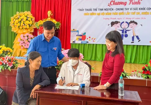 Không sử dụng ngân sách nhà nước, phương tiện, tài sản công trái quy định cho hoạt động lễ hội, vui chơi