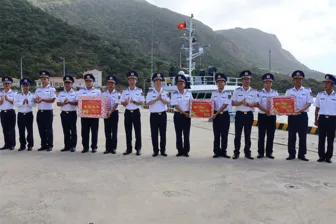 Đoàn kết một lòng, phát huy truyền thống của Quân đội nhân dân, Cảnh sát biển Việt Nam anh hùng