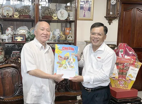 Ban Giám đốc Báo và Phát thanh, Truyền hình Cần Thơ thăm, chúc Tết nguyên lãnh đạo tỉnh Cần Thơ