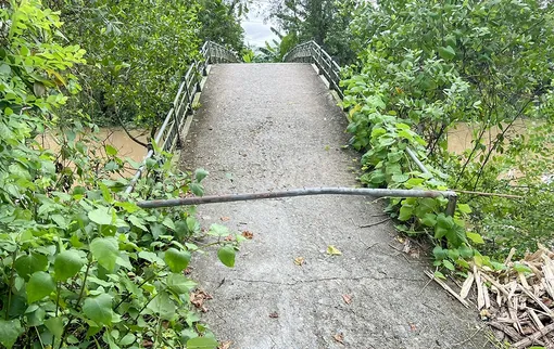 Cầu Hàng Bần nhỏ vẫn chưa được sửa chữa