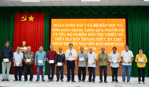 អនុរដ្ឋមន្ត្រីក្រសួងជនជាតិនិងសាសនា ទៅសួរសុខទុក្ខ និងប្រសិទ្ធពរបុណ្យចូលឆ្នាំថ្មីវៀតណាមដល់ជនជាតិភាគតិច នៅទីក្រុងកឹងធើ