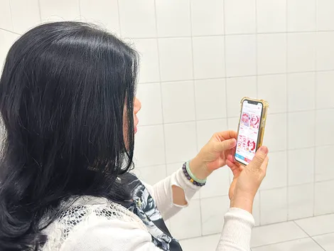 Nhộn nhịp mua sắm trực tuyến mùa Tết