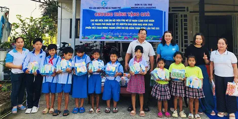 Tặng 150 phần quà Tết Bính Ngọ 2026