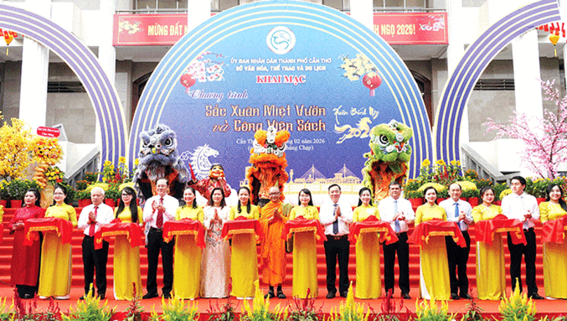 កឹងធើបើកកម្មវិធីសម្រស់និទាឃរដូវតំបន់ចម្ការនិងសួនសៀវភៅនិទាឃរដូវ