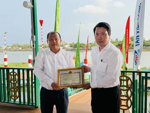 Ngành Công Thương thành phố trao Giấy khen tặng Công ty TNHH MTV XD-TM-SX Tân Đại Phong