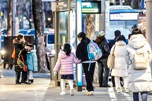 Áp lực thi cử bắt đầu từ... mẫu giáo