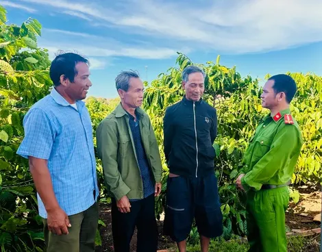 Bài 2: Vạch rõ âm mưu