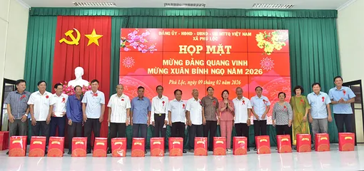 Xã Phú Lộc tổ chức họp mặt các đồng chí lão thành cách mạng, cán bộ hưu trí