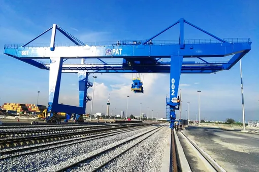 Thiết bị nâng hạ trong quá trình phát triển của đất nước