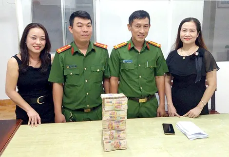 Hỗ trợ người dân nhận lại số tiền gần 1 tỉ đồng chuyển khoản nhầm