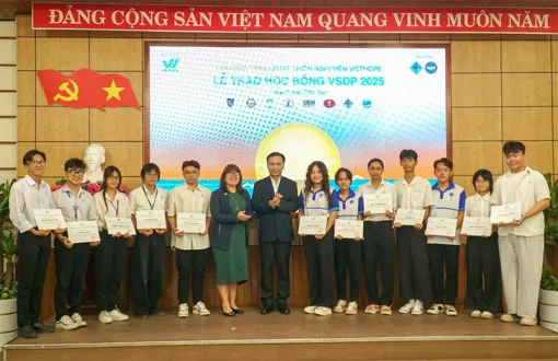 Trao học bổng VietHope tặng sinh viên vượt khó, học giỏi Đại học Cần Thơ