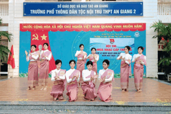 អាង​យ៉ាង​អភិ​វឌ្ឍ​អប់រំ​បណ្ដុះ​បណ្ដាល បង្ក​ជាមូល​ដ្ឋាន​គ្រឹះ​លើក​កម្ពស់​គុណ​ភាព​ធន​ធាន​មនុស្ស​