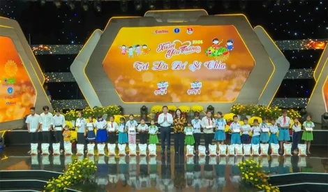 Xuân yêu thương - Tết đến với em