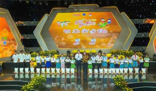 Xuân yêu thương - Tết đến với em