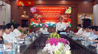 Đoàn kiểm tra số 4 - Ủy ban bầu cử TP Cần Thơ làm việc với Ủy ban bầu cử các xã, phường