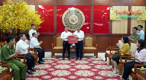 Lãnh đạo TP Cần Thơ chúc Tết Tỉnh ủy Vĩnh Long