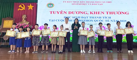 Tuyên dương, khen thưởng học sinh đạt giải Robothon quốc tế