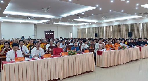 Lãnh đạo thành phố họp mặt và chúc Tết quý vị chức sắc, chức việc các tôn giáo