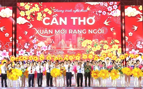 Rực rỡ “Cần Thơ - Xuân mới rạng ngời”
