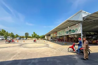 Tổ chức cho trên 1.300 thí sinh sát hạch lái xe mô tô