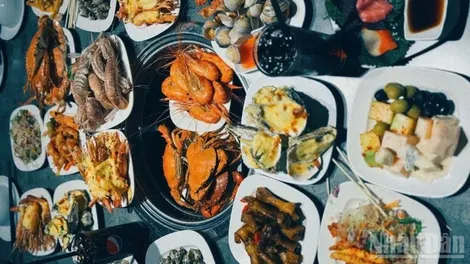 Điều trị kịp thời cho các bệnh nhân bị ngộ độc thực phẩm sau khi ăn hải sản ở Cà Mau