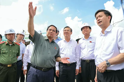 Tập trung tháo gỡ khó khăn, khơi thông các động lực tăng trưởng kinh tế - xã hội