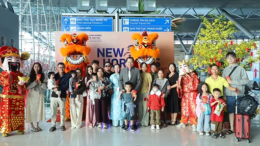 Cảng Hàng không quốc tế Cần Thơ đón chuyến bay 'xông đất' đầu năm 2026