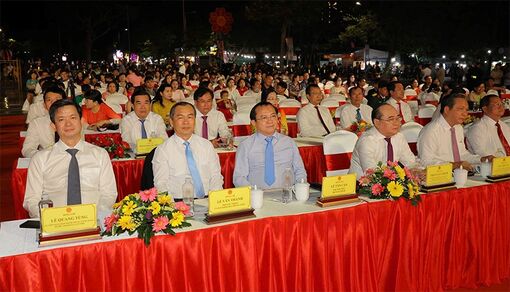 រស្មី​ត្រ​ចះ​ត្រ​ចង់​ "កឹង​ធើ - និទា​ឃ​រដូវ​រុង​រឿង"