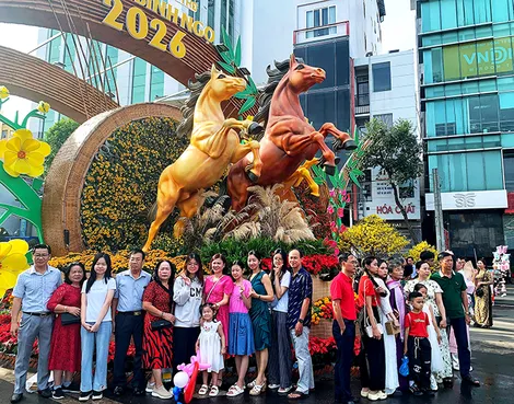 Đường hoa nghệ thuật Cần Thơ Tết Bính Ngọ 2026 đón hơn 40.000 lượt khách/ngày