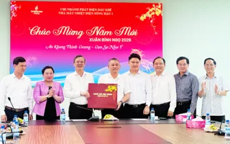 Lãnh đạo thành phố thăm và chúc Tết doanh nghiệp tiêu biểu đầu xuân Bính Ngọ