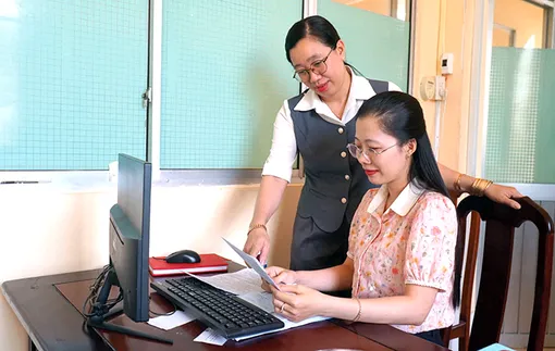 Nêu cao tinh thần phục vụ nhân dân