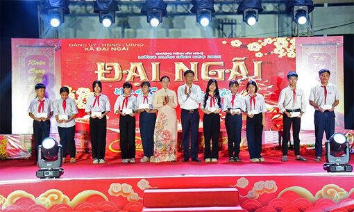 អា​ហារូប​ករណ៍​ ៥០ ចំ​ណែក​បាន​ជូន​នៅ​ក្នុង​កម្ម​វិធី​សិល្បៈ "ដាយ​ង៉ាយ - និទា​ឃរដូវ​ដំ​បូង"