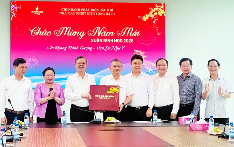 Lãnh đạo thành phố thăm và chúc Tết doanh nghiệp tiêu biểu đầu xuân Bính Ngọ