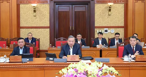 Cả hệ thống chính trị khẩn trương, trách nhiệm, tổ chức làm việc nghiêm túc ngay từ đầu năm