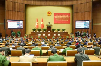 Khẩn trương thực hiện các nghị quyết của Bộ Chính trị vừa ban hành để góp phần xây dựng nước Việt Nam phát triển nhanh, bền vững