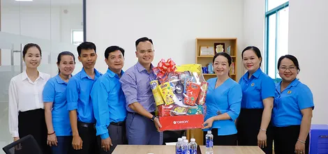 Lãnh đạo LĐLĐ TP Cần Thơ thăm hỏi tình hình sản xuất tại các doanh nghiệp